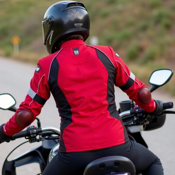 Blouson moto femme rouge avec protections