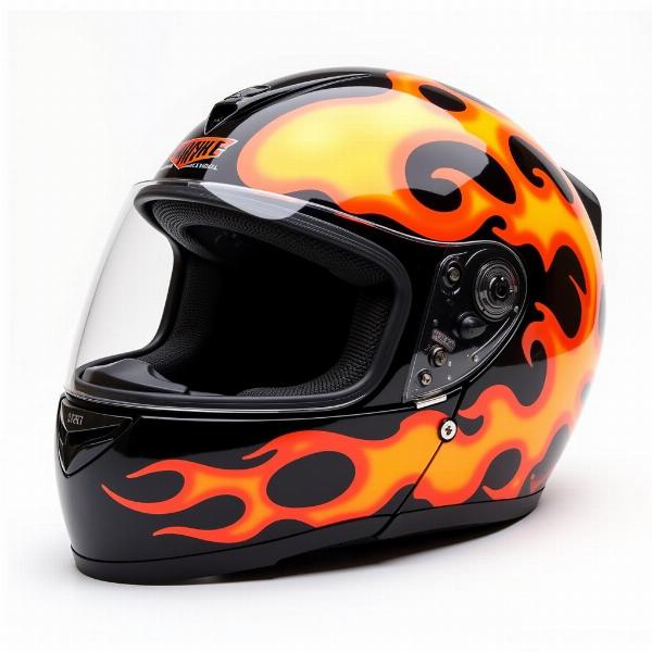 Casque moto avec une peinture personnalisée représentant des flammes stylisées.