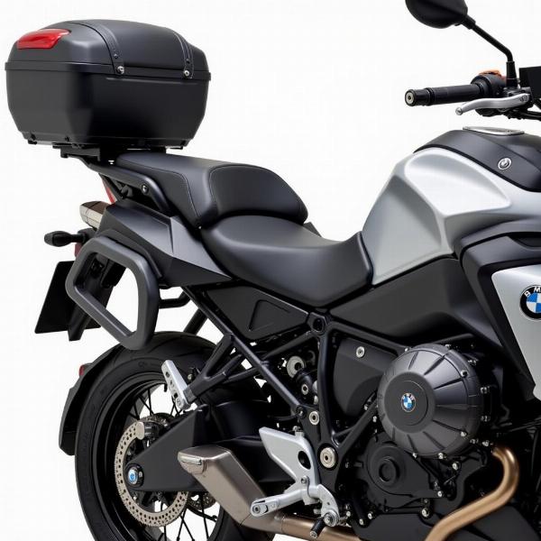 BMW Moto RS: Sự thoải mái và tiện dụng hàng ngày