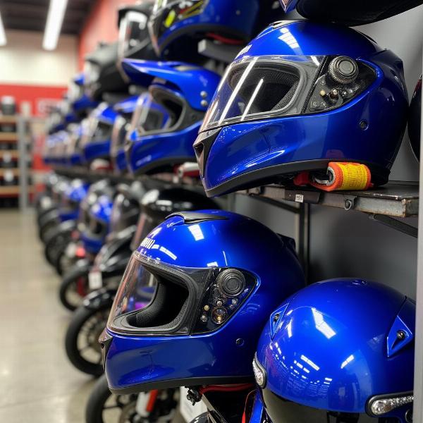 Casques bleus Yamaha exposés dans un magasin