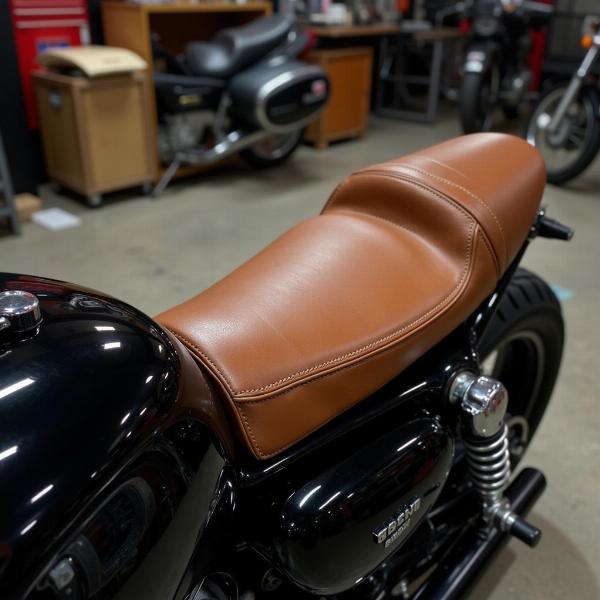 Selle moto personnalisée style café racer