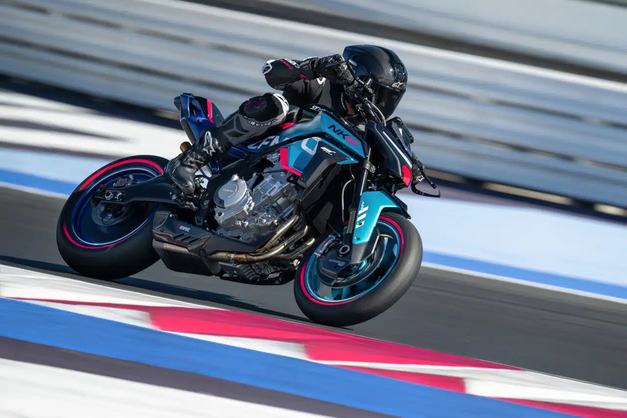 CFMoto 675NK GP présentation complète